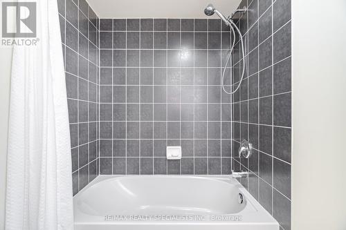 15 Cookview Drive, Brampton, ON - Indoor Photo Showing Bathroom