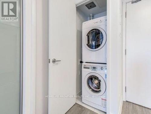 2709 - 181 Dundas Street, Toronto, ON - Indoor Photo Showing Laundry Room