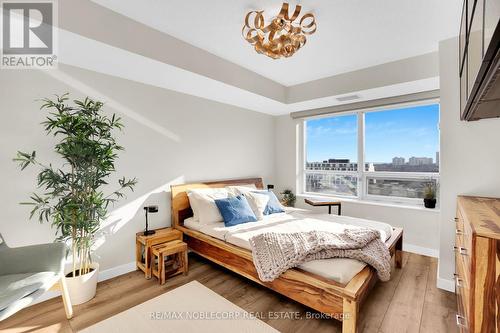 914 - 61 Heintzman Street S, Toronto, ON - Indoor Photo Showing Bedroom