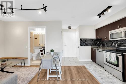 914 - 61 Heintzman Street S, Toronto, ON - Indoor Photo Showing Kitchen