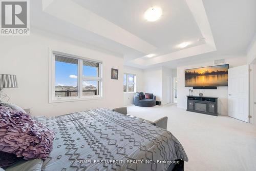 398 Spyglass Green, Oakville, ON - Indoor Photo Showing Bedroom