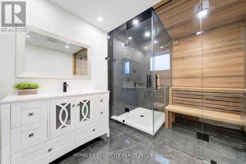 398 Spyglass Green, Oakville, ON - Indoor Photo Showing Bathroom