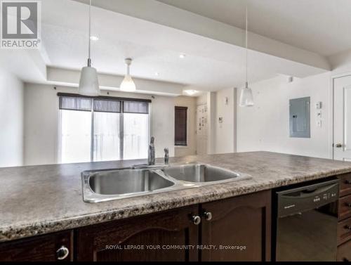 65 - 3250 Bentley Drive, Mississauga, ON - Indoor Photo Showing Kitchen With Double Sink