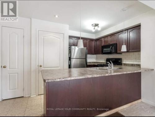 65 - 3250 Bentley Drive, Mississauga, ON - Indoor Photo Showing Kitchen With Double Sink