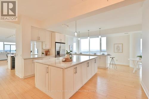 2201 - 1 Hurontario Street, Mississauga, ON - Indoor Photo Showing Kitchen With Upgraded Kitchen