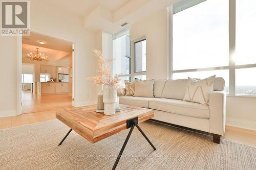 2201 - 1 Hurontario Street, Mississauga, ON - Indoor Photo Showing Living Room