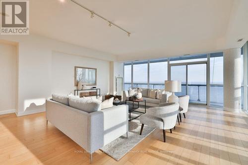 2201 - 1 Hurontario Street, Mississauga, ON - Indoor Photo Showing Living Room