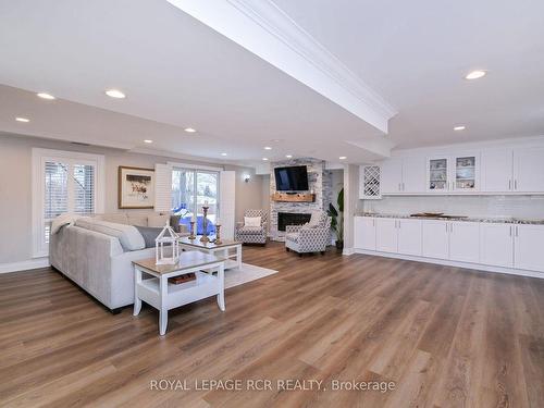 20 Joseph St, Adjala-Tosorontio, ON - Indoor Photo Showing Living Room