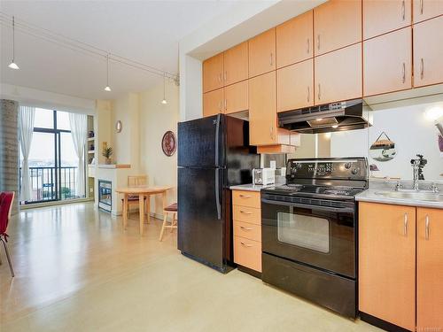 513-409 Swift St, Victoria, BC - Indoor Photo Showing Kitchen