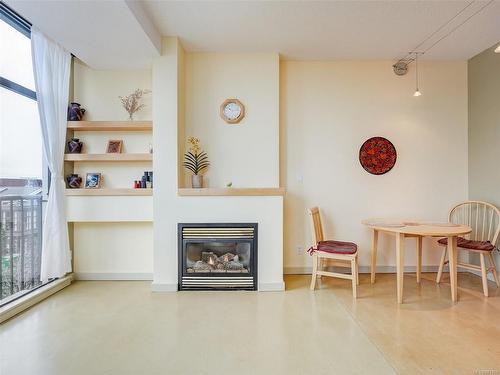 513-409 Swift St, Victoria, BC - Indoor Photo Showing Other Room With Fireplace