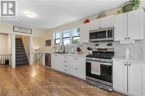 2951 Chippawa Road, Port Colborne (873 - Bethel), ON - Indoor Photo Showing Kitchen