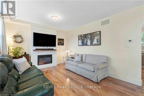 2951 Chippawa Road, Port Colborne (873 - Bethel), ON - Indoor Photo Showing Living Room With Fireplace