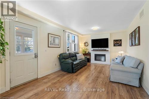 2951 Chippawa Road, Port Colborne (873 - Bethel), ON - Indoor Photo Showing Living Room With Fireplace