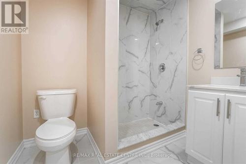 7177 Village Walk, Mississauga, ON - Indoor Photo Showing Bathroom