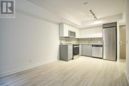 308 - 30 Tretti Way, Toronto, ON - Indoor Photo Showing Kitchen