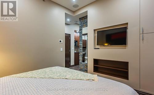 814 - 1 King Street E, Toronto, ON - Indoor Photo Showing Bedroom