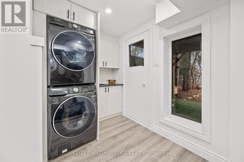 11 - 120 Ripley Court, Oakville, ON - Indoor Photo Showing Laundry Room