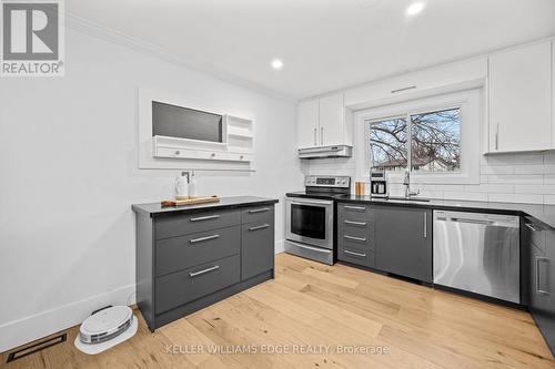 11 - 120 Ripley Court, Oakville, ON - Indoor Photo Showing Kitchen With Stainless Steel Kitchen