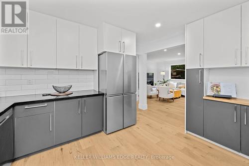 11 - 120 Ripley Court, Oakville, ON - Indoor Photo Showing Kitchen