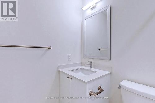 On - 35 Watergarden Drive, Mississauga, ON - Indoor Photo Showing Bathroom