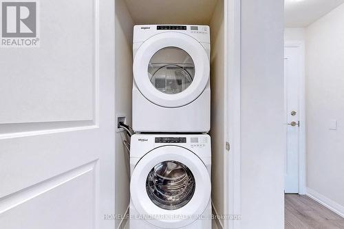 On - 35 Watergarden Drive, Mississauga, ON - Indoor Photo Showing Laundry Room