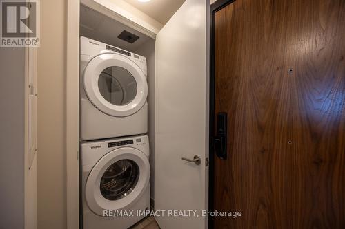 431 - 201 Brock Street, Whitby (Downtown Whitby), ON - Indoor Photo Showing Laundry Room