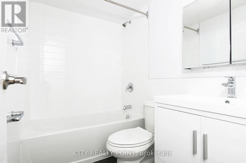 1207 - 6200 Bathurst Street, Toronto, ON - Indoor Photo Showing Bathroom