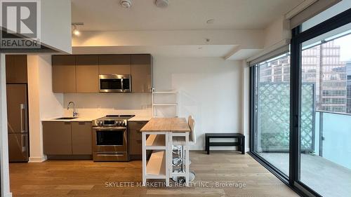 2213 - 25 Richmond Street E, Toronto, ON - Indoor Photo Showing Kitchen