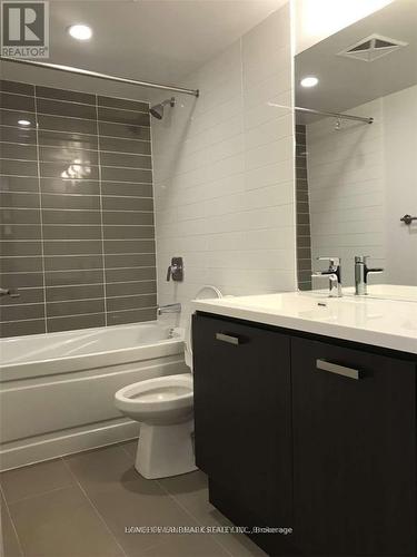 2205 - 125 Redpath Avenue, Toronto, ON - Indoor Photo Showing Bathroom