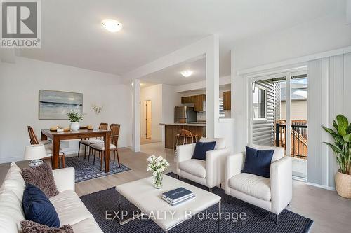 21 Olympic Gate, Barrie, ON - Indoor Photo Showing Living Room