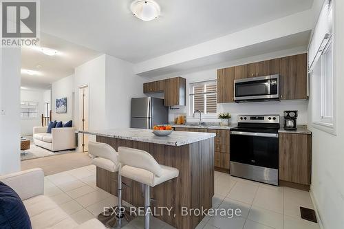 21 Olympic Gate, Barrie, ON - Indoor Photo Showing Kitchen