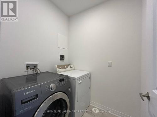 3280 Sixth Line, Oakville, ON - Indoor Photo Showing Laundry Room