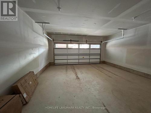 3280 Sixth Line, Oakville, ON - Indoor Photo Showing Garage