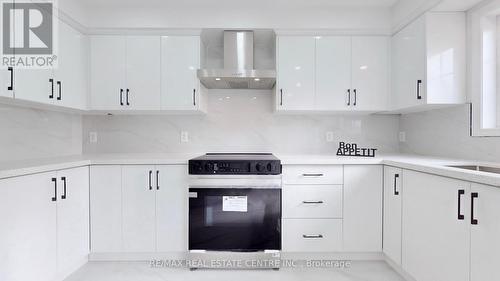 51 Denison Avenue, Brampton, ON - Indoor Photo Showing Kitchen