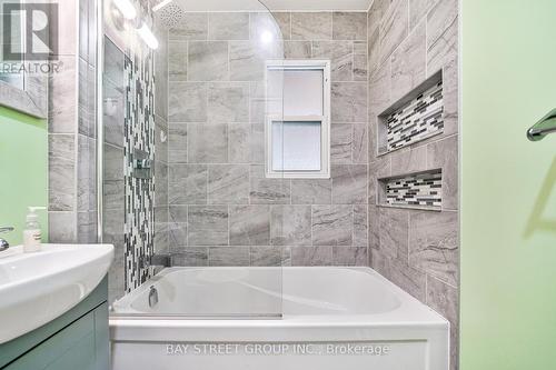 6285 Skinner Street, Niagara Falls, ON - Indoor Photo Showing Bathroom