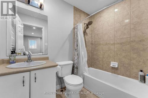 369 Thomas Slee Drive, Kitchener, ON - Indoor Photo Showing Bathroom