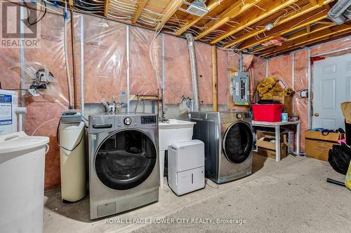 369 Thomas Slee Drive, Kitchener, ON - Indoor Photo Showing Laundry Room