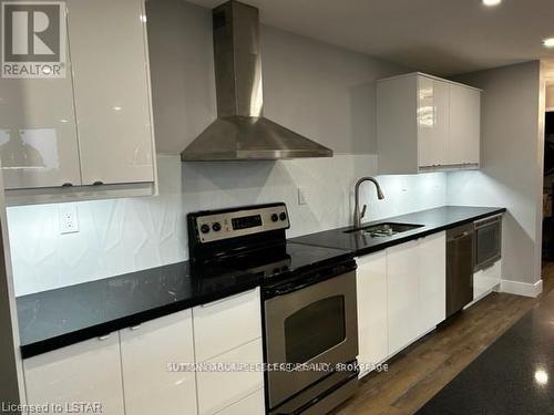 406 - 45 Pond Mills Road, London, ON - Indoor Photo Showing Kitchen With Stainless Steel Kitchen