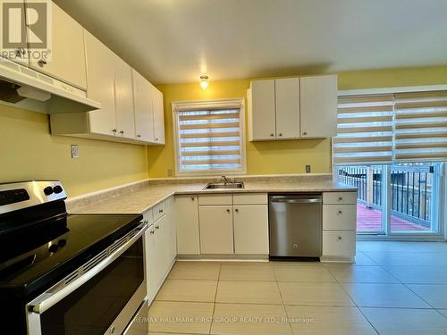 33 Lincoln Street, Ajax, ON - Indoor Photo Showing Kitchen With Stainless Steel Kitchen