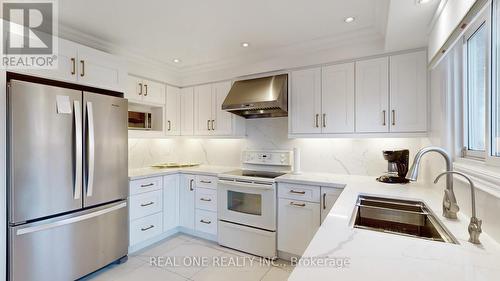 133 Risebrough Circuit, Markham, ON - Indoor Photo Showing Kitchen