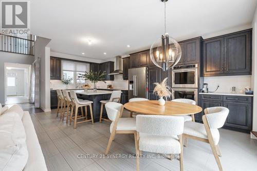 110 Westphalian Avenue, Ottawa, ON - Indoor Photo Showing Dining Room