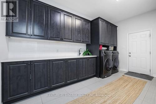 110 Westphalian Avenue, Ottawa, ON - Indoor Photo Showing Laundry Room