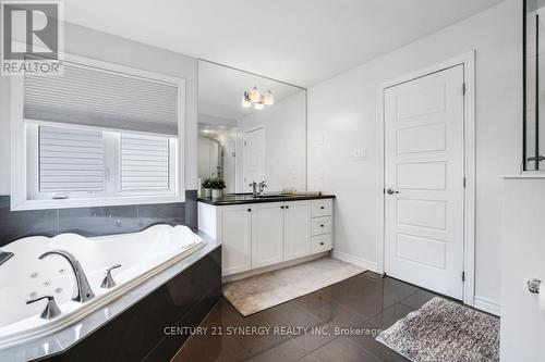 110 Westphalian Avenue, Ottawa, ON - Indoor Photo Showing Bathroom