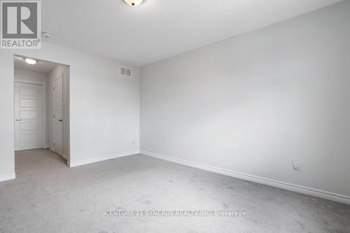 110 Westphalian Avenue, Ottawa, ON - Indoor Photo Showing Other Room