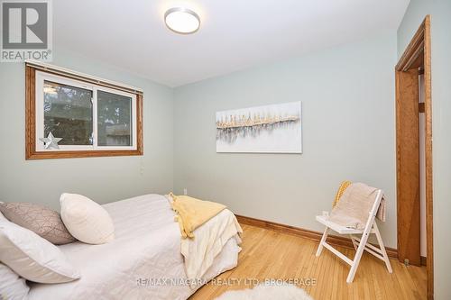 27 Walts Street, Welland (769 - Prince Charles), ON - Indoor Photo Showing Bedroom