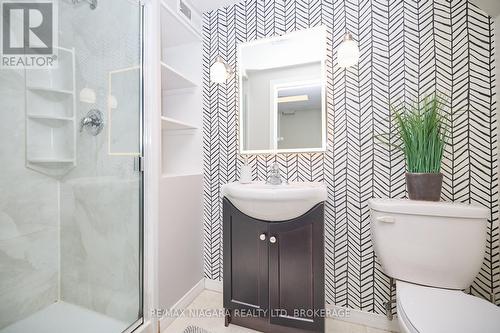 27 Walts Street, Welland (769 - Prince Charles), ON - Indoor Photo Showing Bathroom