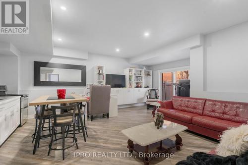 2 George Mckenzie Court, Toronto, ON - Indoor Photo Showing Living Room