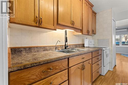 1056 Wolfe Avenue E, Moose Jaw, SK - Indoor Photo Showing Kitchen With Double Sink