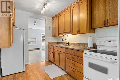 1056 Wolfe Avenue E, Moose Jaw, SK - Indoor Photo Showing Kitchen