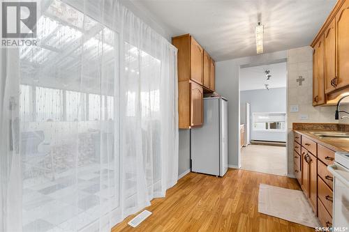 1056 Wolfe Avenue E, Moose Jaw, SK - Indoor Photo Showing Kitchen